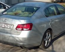 Lexus GS 300 na avtoplin